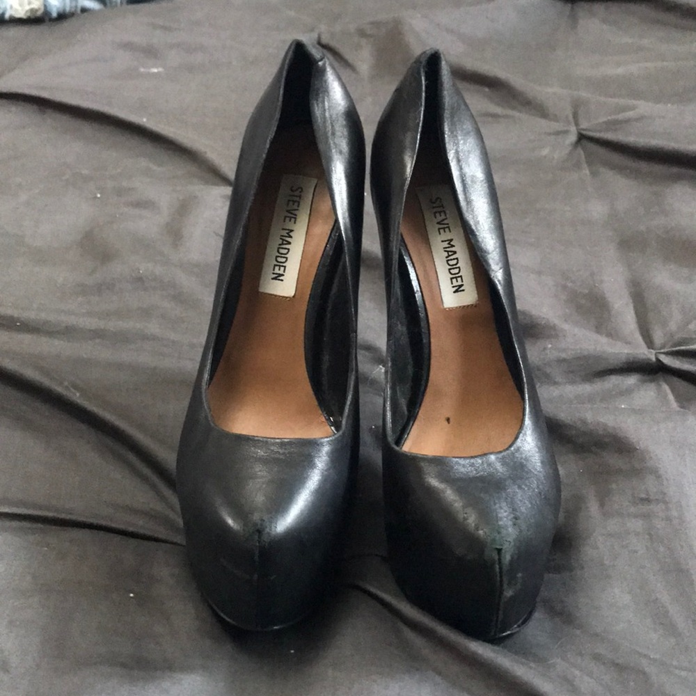 Steve Madden high heel wth platform size 6